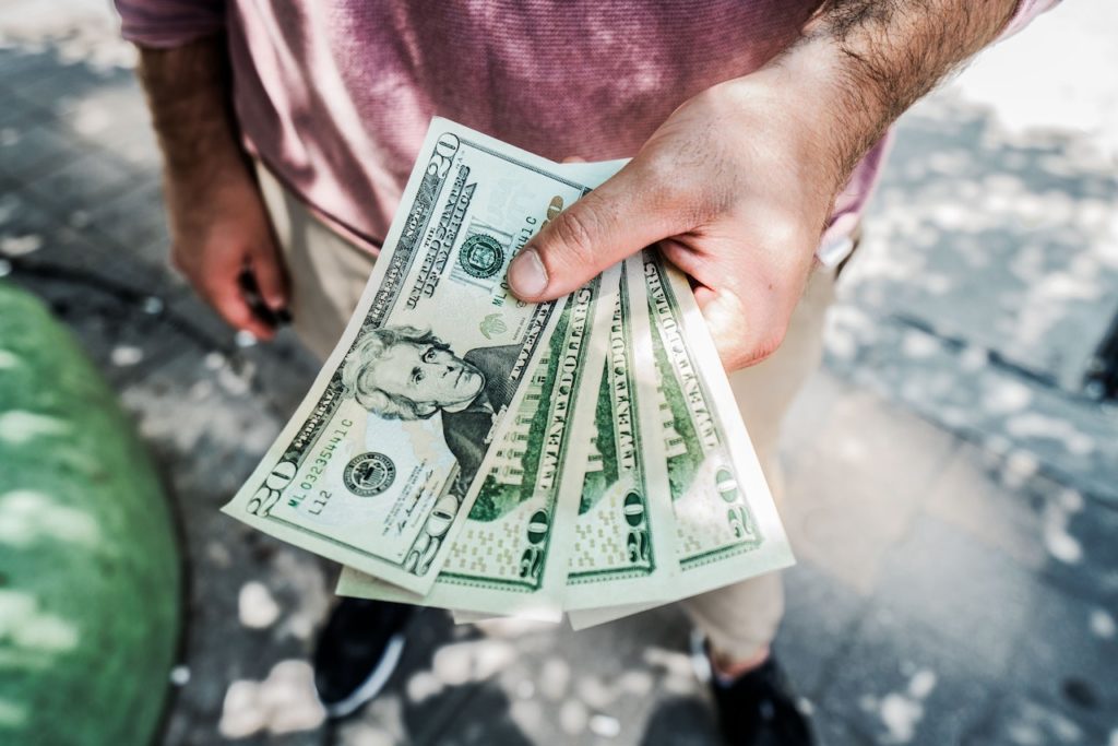 are-bank-notes-still-used-in-corporate-treasury